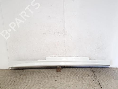 Used Right sideskirt Right sideskirt 29756068 29756068