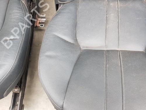 Right front seat LAND ROVER DISCOVERY IV (L319) 3.0 TD 4x4 | BP26915072C16 