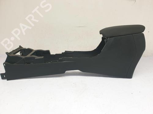 Used Armrest / Center console TOYOTA COROLLA Estate (_E21_) 1.8 Hybrid (ZWE211W) (122 hp) 30500219