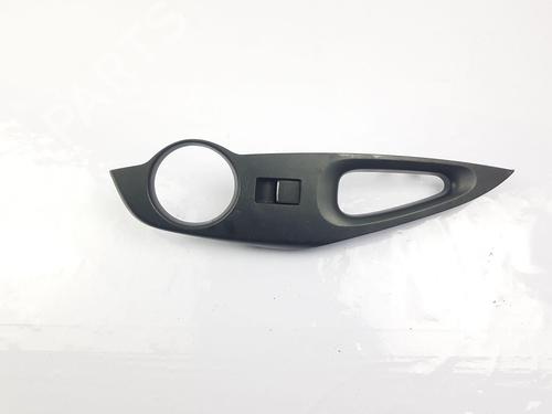 Used Right rear window switch TOYOTA COROLLA Hatchback (_E21_, _EA1_, _EH1_) 1.8 Hybrid (ZWE211, ZWE219) (122 hp) 27240522