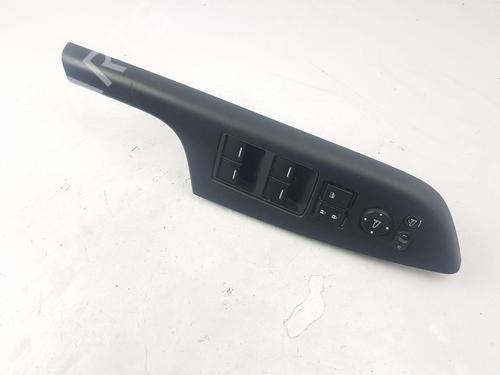 Interrupteur de vitre avant droite HONDA CR-V IV (RM_) 2.0 AWD (RE5, RM2) (155 hp) 31983617