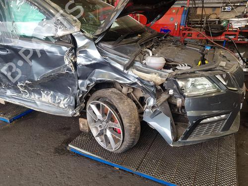 Right taillight SKODA OCTAVIA III Combi (5E5, 5E6) 2.0 TDI RS | BP28284139C35 