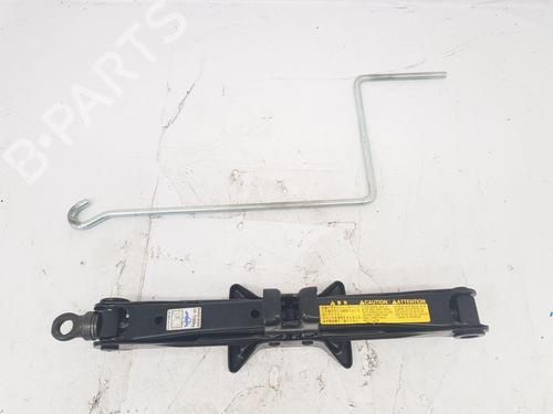 Used Jack Kit Jack Kit LEXUS IS II (_E2_) 200d (ALE20_, ALE20R) (150 hp) 34042547 34042547