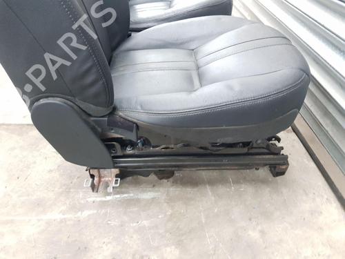 Right front seat LAND ROVER DISCOVERY IV (L319) 3.0 TD 4x4 | BP26915072C16 