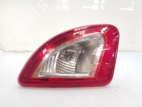 Achterlicht kofferdeksel achterklep links RENAULT TWINGO II (CN0_) 1.2 16V (CN04, CN0B) (75 hp) 22682491