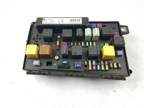 Used Fuse box VAUXHALL ASTRA Mk V (H) (A04) 1.6 (L48) (115 hp) 29927929