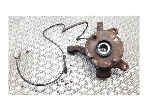 Used Right front steering knuckle TOYOTA YARIS (_P9_) 1.3 VVT-i (SCP90_, SCP90R) (87 hp) 23212459
