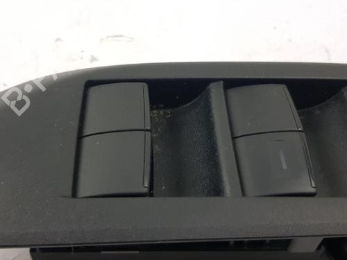 Right front window switch TOYOTA YARIS (_P21_, _PA1_, _PH1_) 1.5 Hybrid (MXPH10, MXPH11) | BP31910357I26 