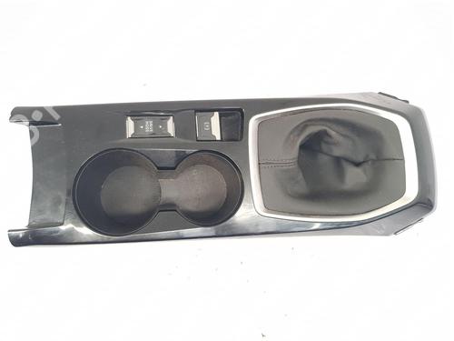 Used Cup/Object holder PEUGEOT 2008 II (UD_, US_, UY_, UJ_, UR_, UC_) 1.2 PureTech 100 (USHNK) (101 hp) 28362947