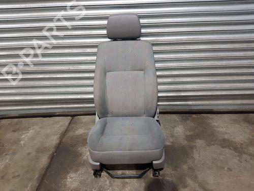 Sæde højre fortil VW TRANSPORTER T5 Van (7HA, 7HH, 7EA, 7EH) 1.9 TDI (102 hp) 31027190