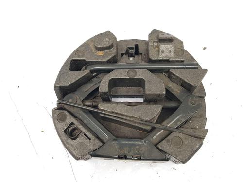 jack-kit-ford-focus-iii-2010-2011-2012-2013-2014-2015-2016-2017-2018-2019-2020-33559115 main image