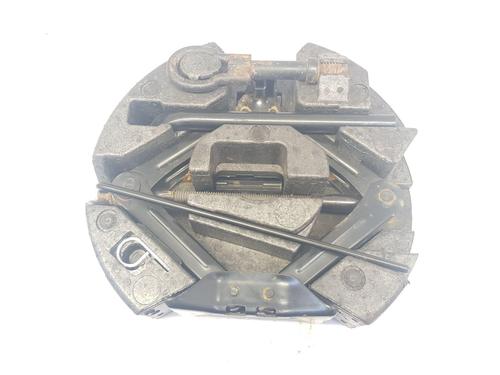 jack-kit-ford-focus-iii-2010-2011-2012-2013-2014-2015-2016-2017-2018-2019-2020-34042678 main image