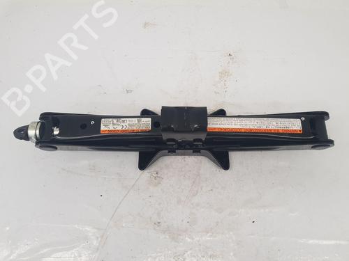Used Jack Kit Jack Kit TOYOTA YARIS (_P21_, _PA1_, _PH1_) 1.5 Hybrid (MXPH10, MXPH11) (116 hp) 34142207 34142207