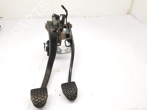 Pedal Pedal BMW 3 Convertible (E46) 320 Ci (170 hp) 31722896 31722896