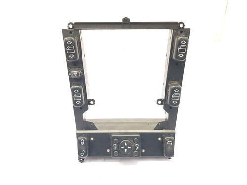 Used Right front window switch Right front window switch MERCEDES-BENZ M-CLASS (W163) ML 270 CDI (163.113) (163 hp) 33442931 33442931