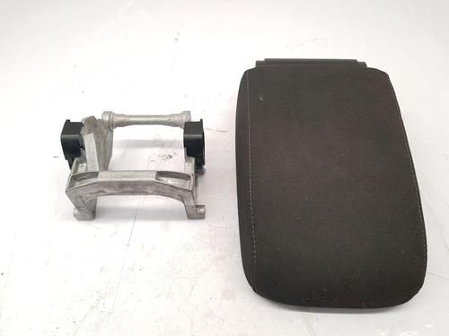 Used Armrest / Center console Armrest / Center console VW GOLF VII (5G1, BQ1, BE1, BE2) 1.5 TSI (150 hp) 33295760 33295760