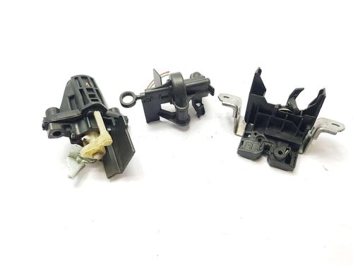 Used Tailgate lock TOYOTA AYGO (_B4_) 1.0 (KGB40) (69 hp) 27920608