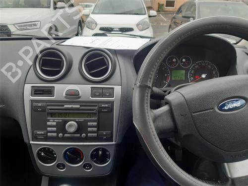 Fusee links achter FORD FIESTA V (JH_, JD_) 1.25 16V | BP30948474M27 