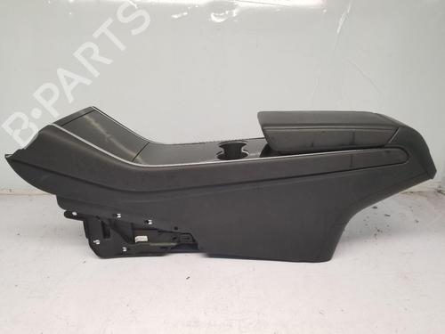 middle-console-tesla-model-3-5yj3-2017-40256513 main image