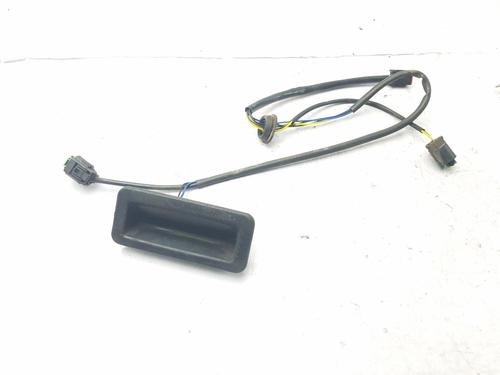 Used Tailgate handle Tailgate handle LAND ROVER FREELANDER 2 (L359) 2.2 TD4 4x4 (160 hp) 33559111 33559111