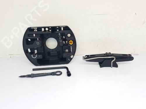 Used Jack Kit CITROËN C3 / C3 ORIGIN III (SX) 1.2 THP 110 (110 hp) 28088016