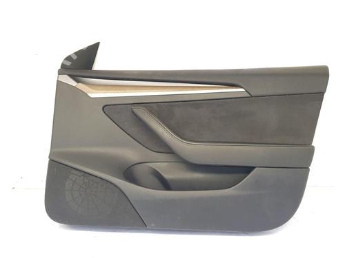 Høyre frontpanel Høyre frontpanel TESLA MODEL 3 (5YJ3) EV AWD (351 hp) 35746179 35746179