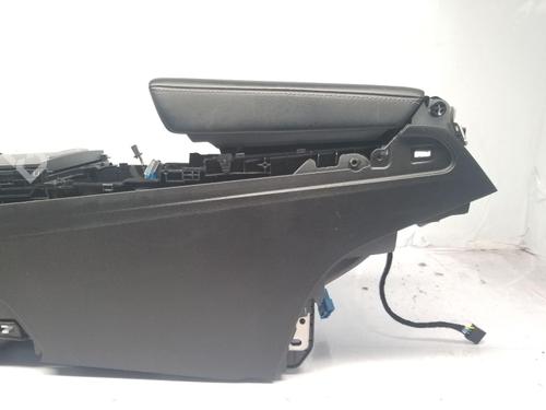 Armrest / Center console TESLA MODEL Y (5YJY) Long Range All-wheel Drive | BP40606477I20 - Image 2