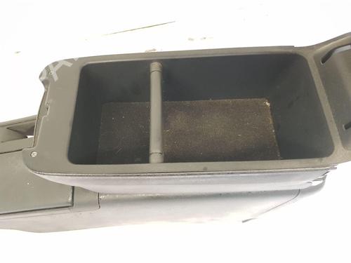 Armrest / Center console TOYOTA AVENSIS (_T25_) 2.0 D-4D (ADT250_, ADT250R) | BP22671873I20 
