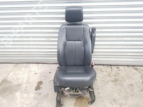 Used Right front seat Right front seat LAND ROVER DISCOVERY IV (L319) 3.0 TD 4x4 (245 hp) 36052129 36052129
