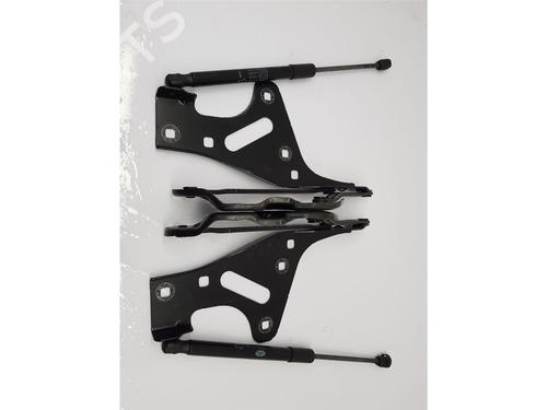 Used Hinge/Door check strap LAND ROVER DEFENDER Station Wagon (L663) D300 MHEV 4x4 (300 hp) 32177750