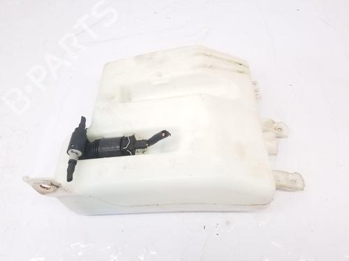 Used Windscreen washer tank Windscreen washer tank 39240257 39240257