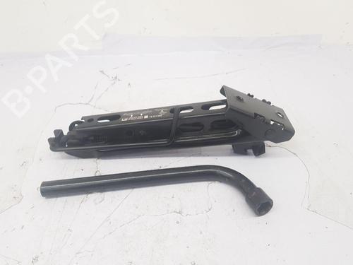 Used Jack Kit Jack Kit VAUXHALL CORSA Mk III (D) (S07) 1.2 i 16V (L08) (86 hp) 34042947 34042947