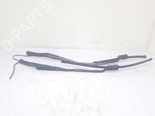 front-windshield-wiper-arm-tesla-model-3-5yj3-2017-40220420 main image