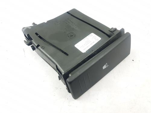 Porte-gobelet/Objets VW POLO IV (9N_, 9A_) 1.2 (60 hp) 31864320