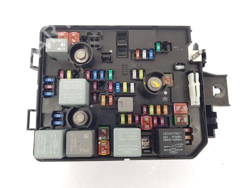 Used Fuse box Fuse box 32198798 32198798
