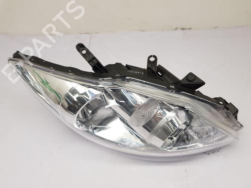 Używane Lampa przednia prawa TOYOTA AURIS (_E15_) 1.4 D-4D (NDE150_, NDE150R) (90 hp) 30402783