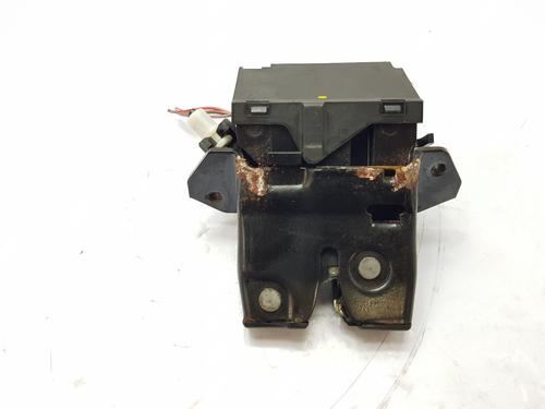 Used Hood lock MERCEDES-BENZ E-CLASS (W211) E 270 CDI (211.016) (177 hp) 28284048