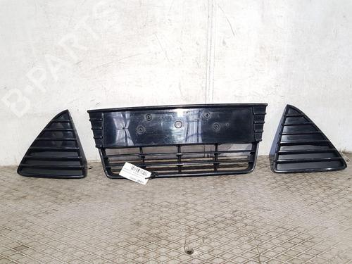 Used Grille FORD FOCUS III [2010-2020]  24918327
