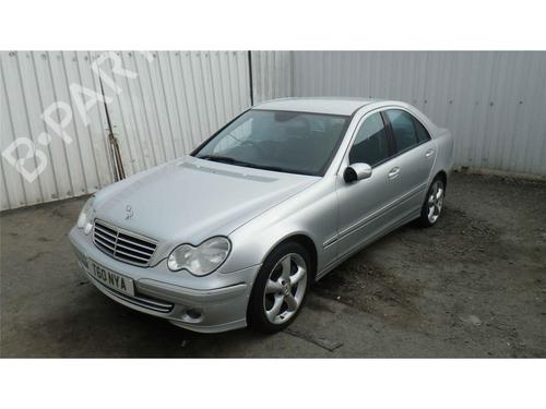 Fuse box MERCEDES-BENZ C-CLASS (W203) C 220 CDI (203.008) | BP22675477E1 