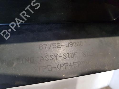 Right sideskirt HYUNDAI KONA (OS, OSE, OSI) 1.0 T-GDi | BP29839624C114