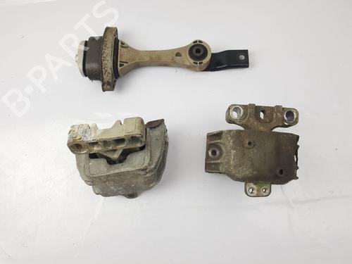 Used Engine mount Engine mount VW GOLF IV (1J1) 3.2 R32 4motion (241 hp) 36144367 36144367