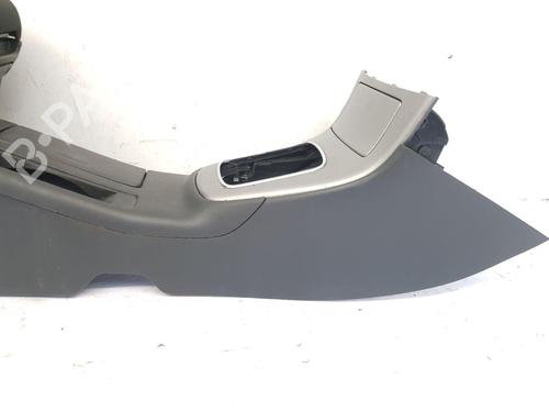 Armrest / Center console TOYOTA AVENSIS (_T25_) 2.0 D-4D (ADT250_, ADT250R) | BP22671873I20 