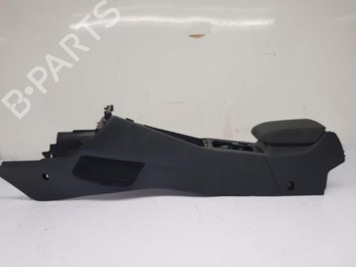 Used Armrest / Center console VW GOLF VIII (CD1, DA1) 1.5 eTSI (150 hp) 30627933