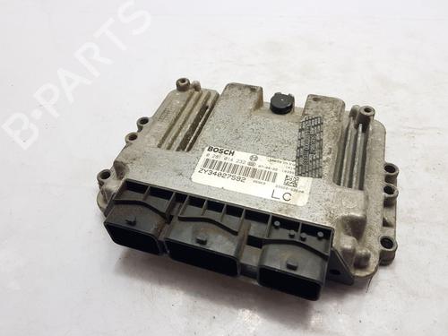 Used Engine control unit (ECU) SUZUKI SX4 (EY, GY) 1.6 DDIS (RW416D) (90 hp) 31053424