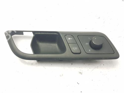 Mando retrovisor Mando retrovisor VW POLO IV (9N_, 9A_) 1.2 12V (64 hp) 34253634 34253634