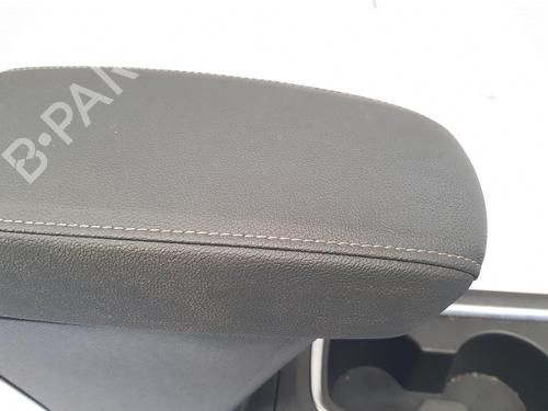 Armrest / Center console OPEL CORSA F (P2JO) 1.2 (68) | BP32149195I20 