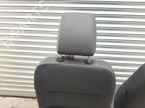 Right front seat LAND ROVER DISCOVERY IV (L319) 3.0 TD 4x4 | BP26915072C16 