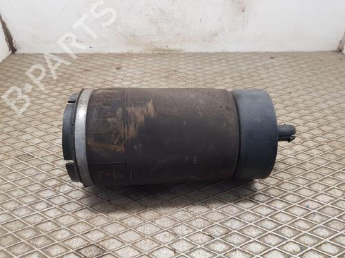 Used Right rear shock absorber Right rear shock absorber LAND ROVER DEFENDER Station Wagon (L663) D300 MHEV 4x4 (300 hp) 32430322 32430322