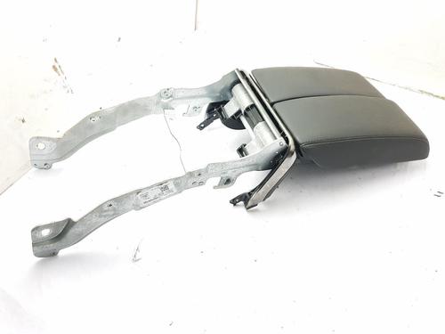 Used Armrest / Center console Armrest / Center console LAND ROVER RANGE ROVER EVOQUE (L551) 2.0 D180 MHEV 4x4 (180 hp) 33186206 33186206