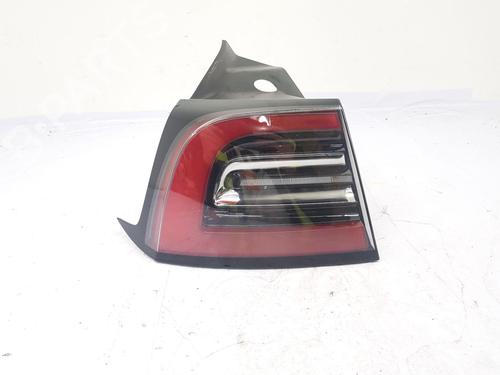 Used Left taillight Left taillight TESLA MODEL 3 (5YJ3) EV AWD (351 hp) 33726552 33726552